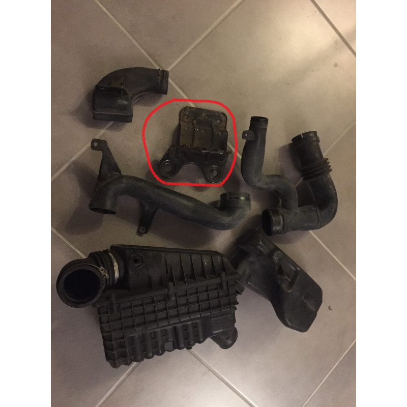 Support d'origine de boite à air 106s16/Saxo VTS 16v